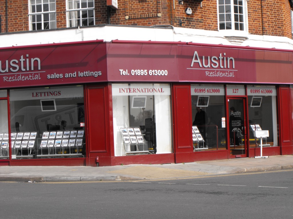 127 Austin Estate Agents Ruislip High Street