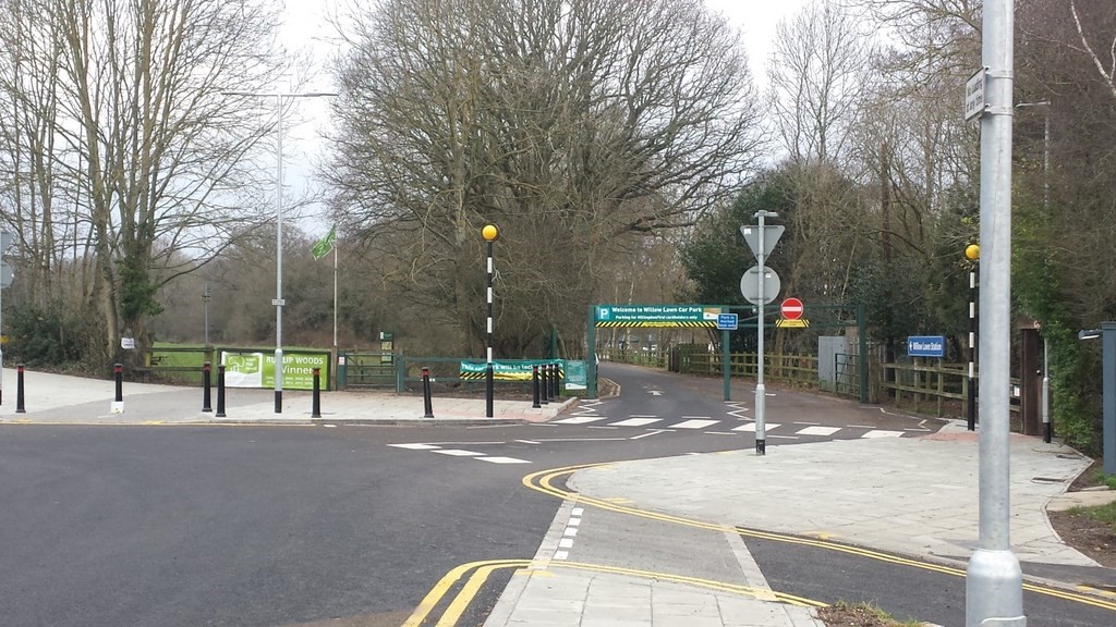 Ruislip Lido Car Park Entrance