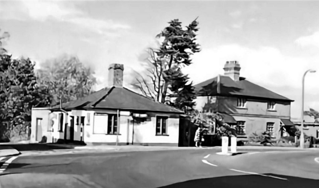 Ruislip Village Black And White Postcard 1