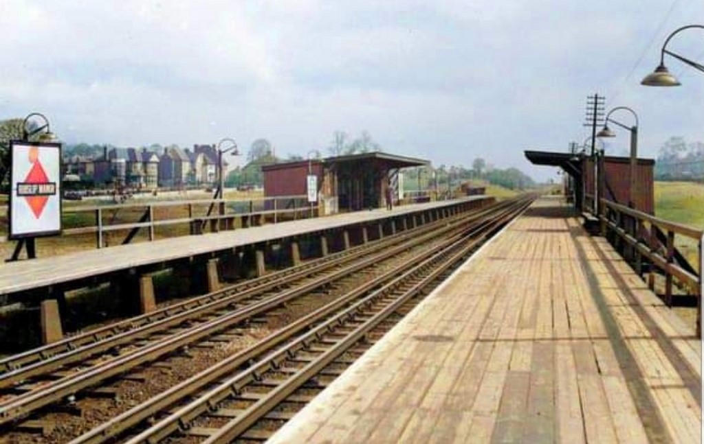 Ruislip Manor Station