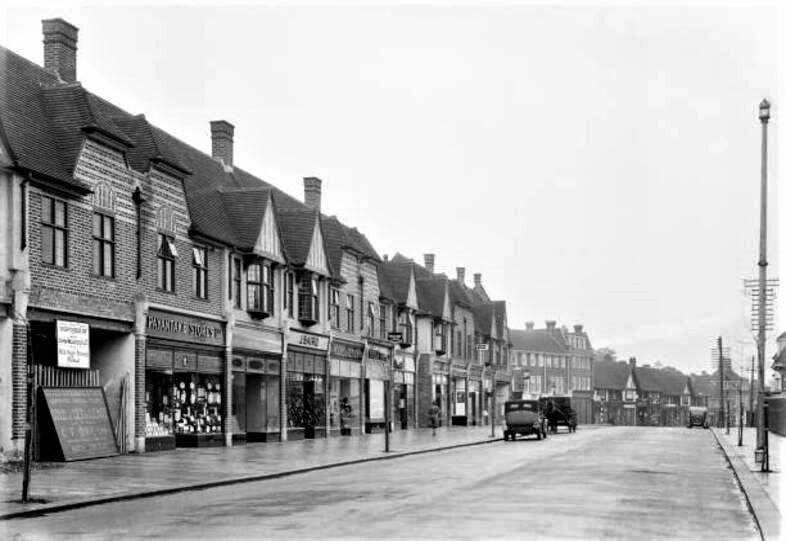 Ruislip High Street Postcard 34