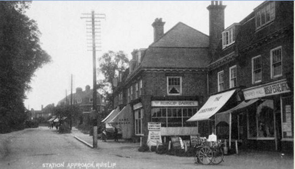 Ruislip High Street Postcard 18