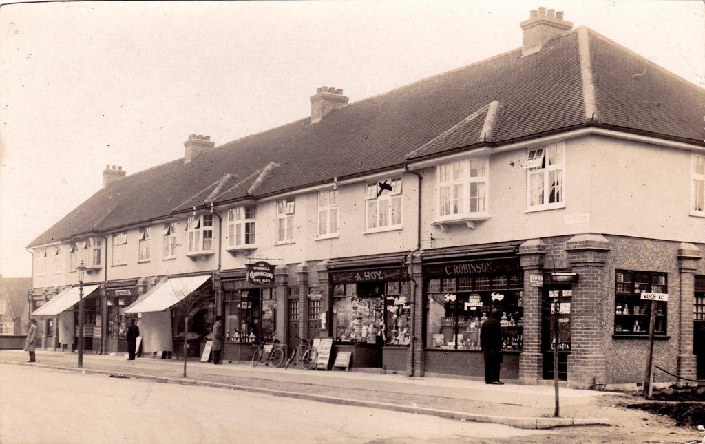 Ruislip Manor Postcard 4