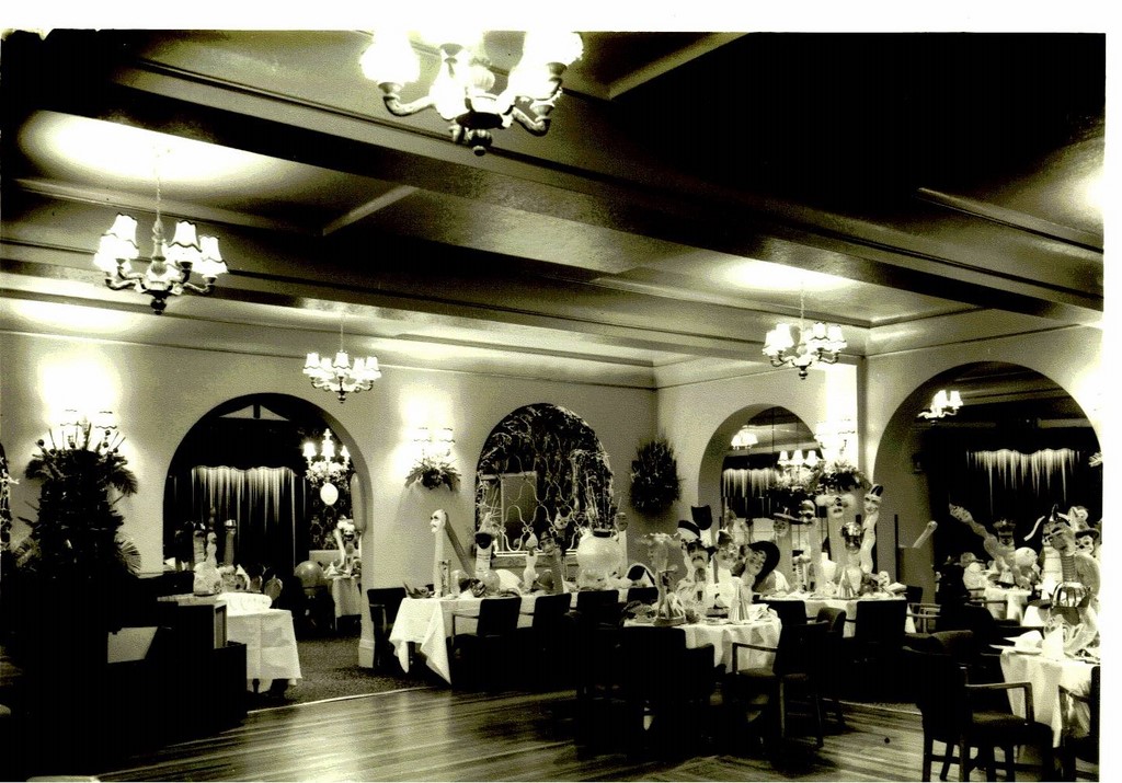 The Orchard Ruislip Old Interior Picture 6