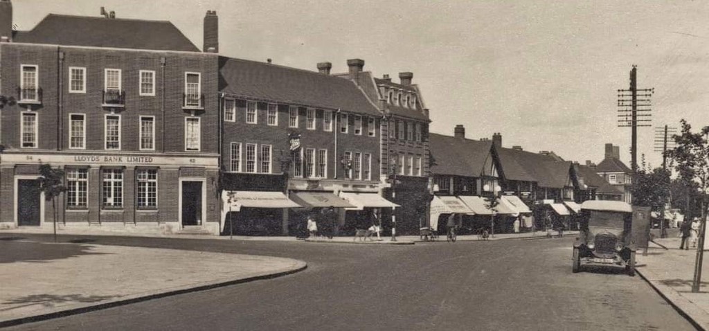 High Strret And Ickenham Road Junction