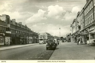 Ruislip Manor Postcard 11